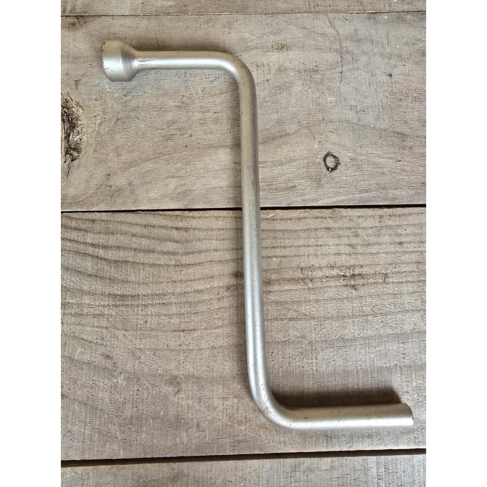 BMW Heyco Tool Kit Wheel Tire Socket Lug Nut Wrench‎ Crank 17MM 71121179953 OEM